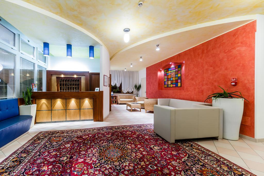 Hotel Garni Losanna ビビオーネ エクステリア 写真